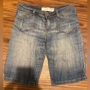 Women’s Bermuda Shorts Size 7/8